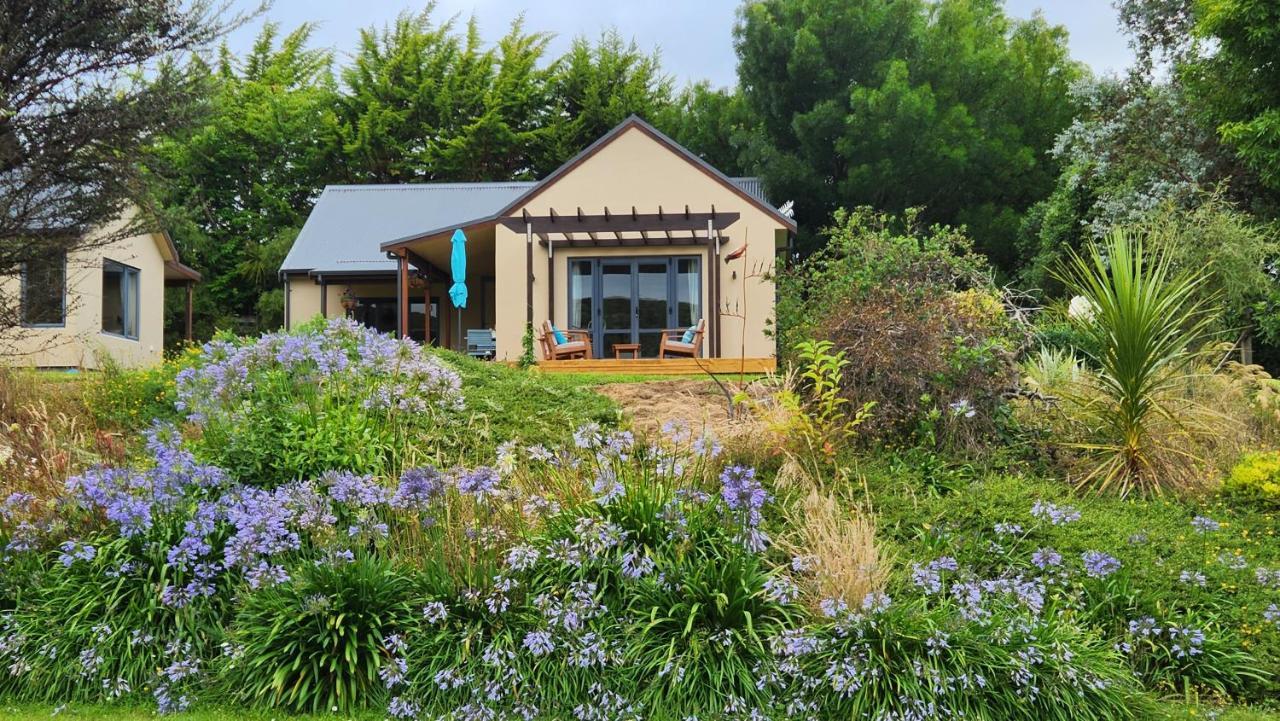 Hotel Boutique Art Retreat Upper Hutt Exterior foto
