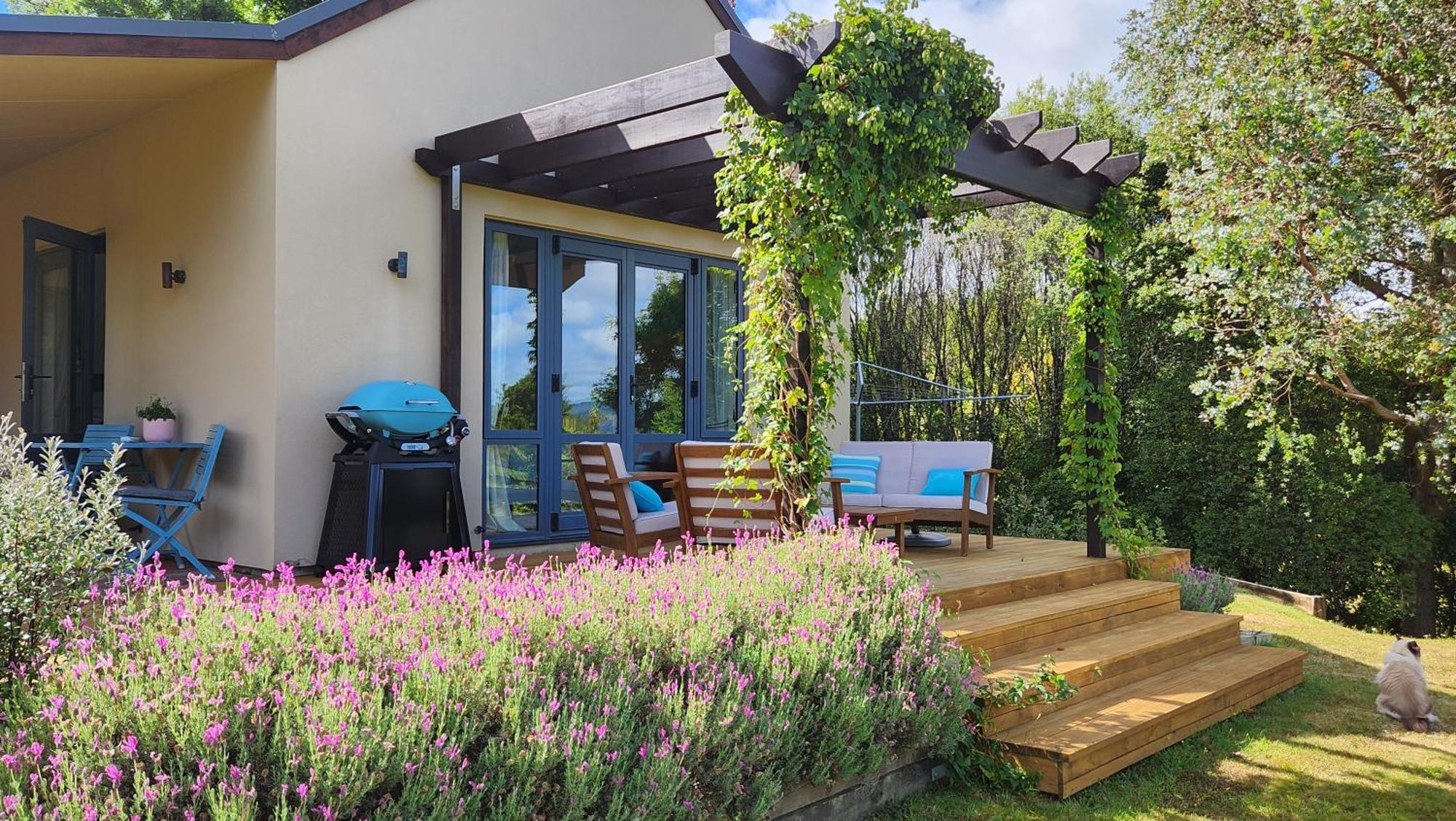 Hotel Boutique Art Retreat Upper Hutt Exterior foto