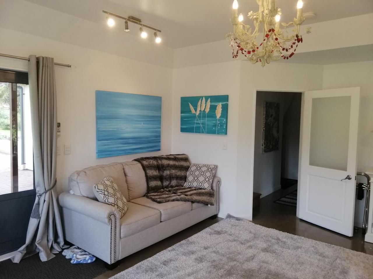 Hotel Boutique Art Retreat Upper Hutt Exterior foto